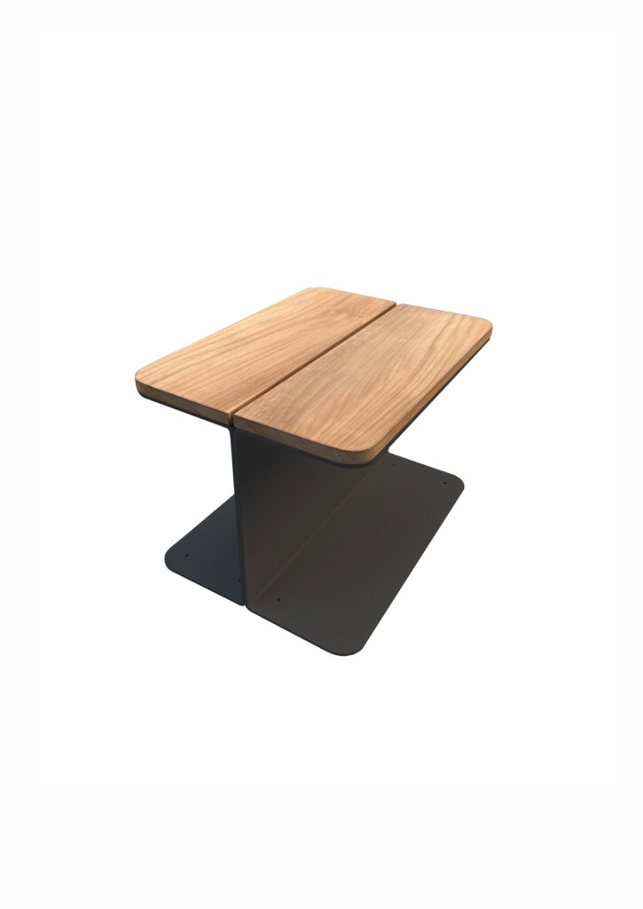 FLEX Beistelltisch STAY flex Beistelltisch Teak-Aluminium (L+B+H) 400mm x 285mm x 300mm Ablage: Teak Rahmen: Aluminium anthrazit oder weiß FLEX Beistelltisch. Entdecken Sie unseren Terrassen-Lounge-Tisch für den Garten oder zur Kombination mit den FLEX-Lounge-Liegen, der mit seinem modernen, zeitlosen Design beeindruckt. Dieser kleine elegante Tisch kombiniert ein formschönes Aluminium-Tischgestell mit einer sehr hochwertigen Teakholz-Tischplatte. Die edle Kombination von Aluminium und Teakholz vereint Stabilität und Langlebigkeit mit zeitloser Ästhetik, perfekt für jeden Außenbereich. Unser Tisch ist speziell für den dauerhaften Gebrauch im Freien konzipiert. Das Aluminiumgestell ist rostfrei und widerstandsfähig gegen alle Wetterbedingungen, während die Teakholz-Tischplatte für ihre außergewöhnliche Haltbarkeit und Widerstandsfähigkeit gegen Feuchtigkeit und UV-Strahlung bekannt ist. Teakholz ist zudem besonders pflegeleicht und entwickelt mit der Zeit eine schöne, natürliche Patina, die den Tisch noch charmanter macht. Das zeitlose Design fügt sich harmonisch in jede Umgebung ein und schafft eine einladende Atmosphäre. Schaffen Sie unvergessliche Momente im Freien und genießen Sie das Beste aus zwei Welten: die Leichtigkeit und Stabilität von Aluminium und die natürliche Schönheit von Teakholz.